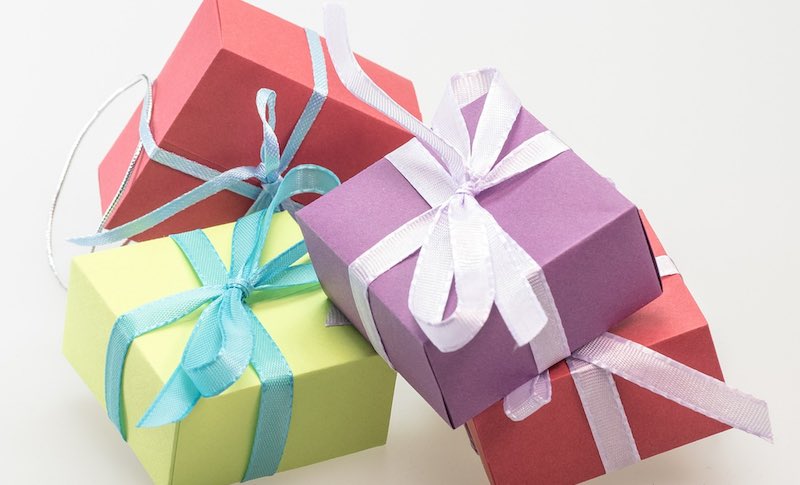 Что подарить женщине на 55 лет: идеи для интересных и оригинальных подарков